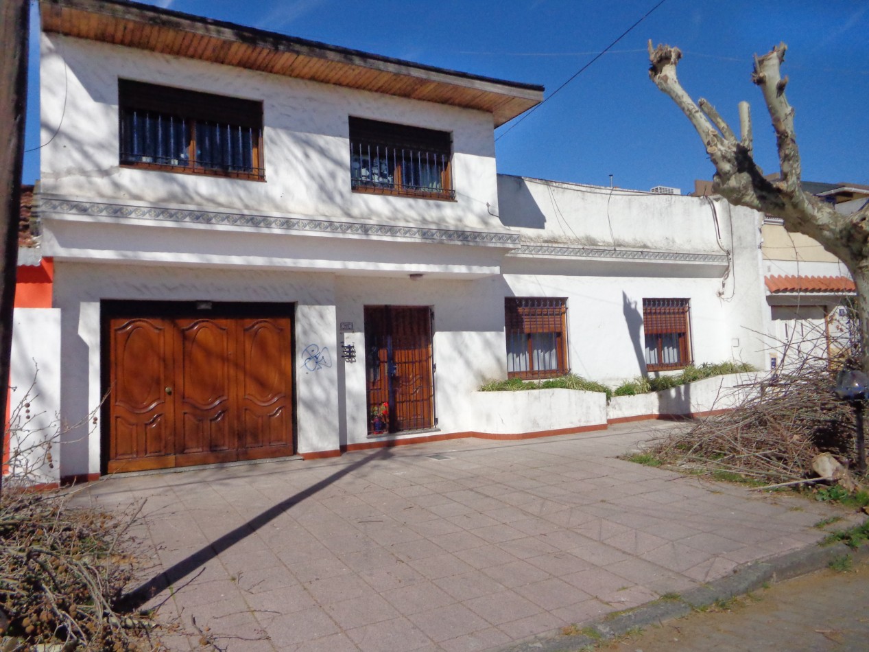 Foto Casa en Venta en Banfield, Buenos Aires - U$D 340.000 - pix72633988 - BienesOnLine